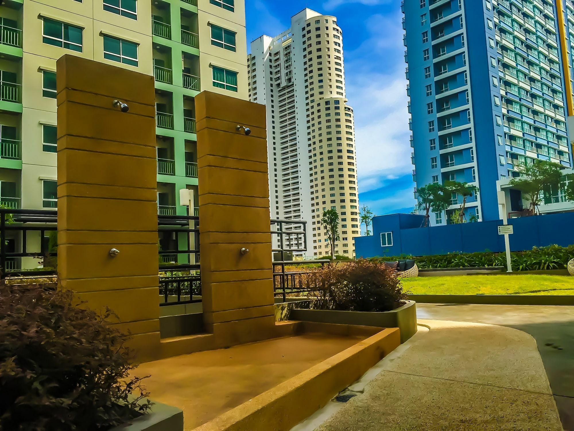 Hotel Lumpini Seaview Jomtien By Parikal Extérieur photo